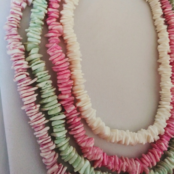 Vintage Puka Shell 4 Neclace - Picture 2 of 7